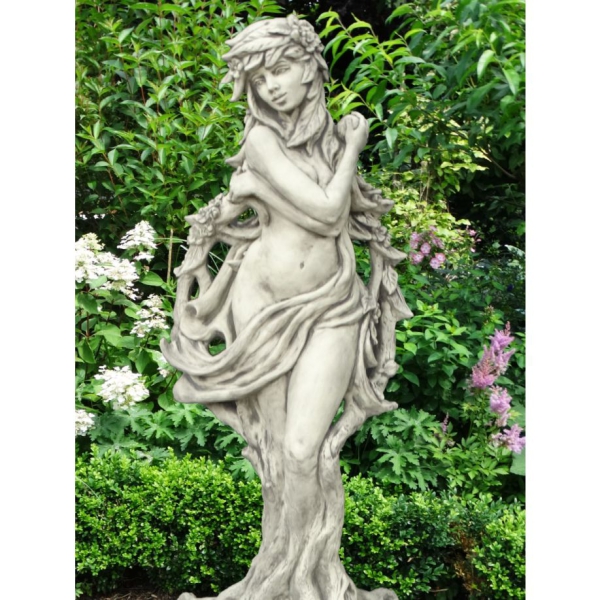 Steinfigur Erdgöttin Gaia